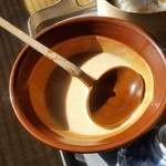 鎌田鳥山 - 大きなすり鉢に、たっぷりの「むぎとろ」