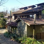 鎌田鳥山 - 長沼公園側から見たお店の外観