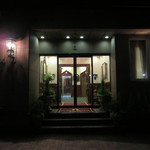 かじしか - お手洗いは、そばのホテルと提携(DUKES HOTEL NAKASU)