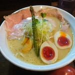 麺69 チキンヒーロー - 味玉鶏極濃ラーメン