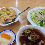 中華天狗  - 野菜炒め¥450 半炒飯¥400