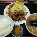 めん処赤とんぼ - 日替わりランチ(生姜焼き定食)