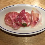 スガハラ - ハム3種（フェンネルシード入りサラミ + 黒胡椒入りサラミ + パルマ産生ハム）