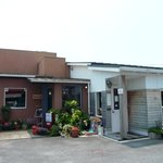 チャベリータ - 向かって左側がチャベリータ、右側がぺロス