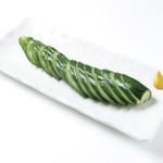 武蔵野うどん じんこ - きゅうりの一本漬