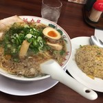 ラーメン魁力屋 - 醤油ラーメンセット