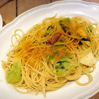 Osteria UVA RARA 横浜 - カラスミとキャベツのガーリック