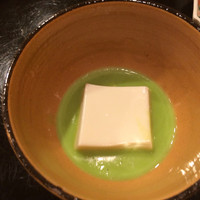 懐石料理 はし本 - 胡麻豆腐うすい豆のすり流し