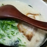 ばっこ志 - 特濃ラーメン右から