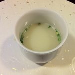 Hachikian - 最初に出される鳥スープ　　