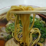 新福菜館 - 中華そば 中太麺