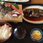 本日の煮魚定食では旬のメバル