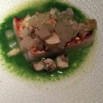 エクアトゥール - (2017年2月　訪問)マナガツオのソテー　ウドとツブ貝　菜の花のスープ仕立て　ライムの香り。オリエンタルな風味がして全体のバランスが秀逸。いつまでも食べていたいお味でした。