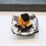 寿司栄 - 能登の鮑と厚岸産馬糞ウニとキャビア