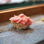 寿司栄 - 三厩産鮪のトロのミルフィーユの握り