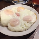 ビール長屋 貫太郎 - Jan2017 目玉焼き