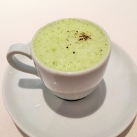 オオハラ エ シーアイイー - エンドウ豆のクリームボタージュ