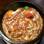 石焼カレーとハンバーグの店 まさら也 - 石焼ハンバーグカレーのアップ