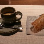 レストラン イソ - コーヒーと小菓子