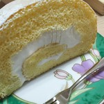 Flat - 1702 Flat ロールケーキ@1,317円 生クリームがミルキーで美味しい！