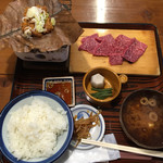 郷土料理 みかど - 飛騨牛入り朴葉味噌焼きセット(2000円)