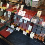 翠江堂 - 店内・商品ケース