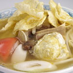 ジュンバタン・メラ - ソトババット。柔らか～く煮込んだ牛テールのスープです。