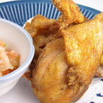 ジュンバタン・メラ - アヤムゴレンダブダブ。カリカリのチキンの唐揚げと特製ダブダブソース。