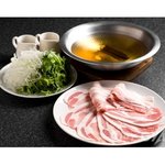 麻布精肉店 - 素材の旨味に感動。『岩手県産岩中豚のしゃぶしゃぶ』野菜セット