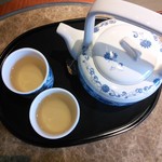 KOWLOON SHANGRI-LA HOTEL - ウエルカムドリンク（中国茶）素敵な茶器。