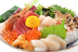 Ria Suki Cchin - 季節の海の市丼