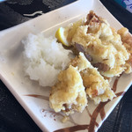 こだわり麺や - とり天カット済