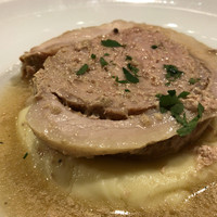 シャンパン食堂 - ★★★ 豚ばら肉のファルシ 脂身がちょっと重かったけど、詰め物はあっさりして美味しかった