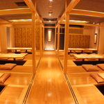 季節料理×お酒 結い - 最大５２名様収容の宴会席。もしそれ以上の時にはご相談を。