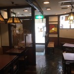 三国一 - １F　ゆったり座れる席をご用意しています。