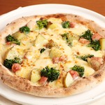 Barba Pizza - アルプスの少女ハイジのチーズ　ラクレットチーズのピザ