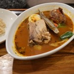 カレー食堂 心 - 季節限定スープカレーの“豚スペアリブと冬野菜のスープカレー