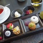 ザ・カフェ by アマン - スイーツボックス＆紅茶