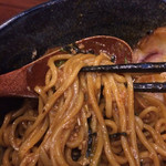 らぁ麺 せさみ - らぁ麺せさみ まぜそばレッド 麺