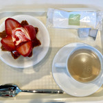 カフェ・ディ・フェスタ - ストロベリーサンデー、アメリカンコーヒーの空中写真 2016/03/11