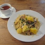 クルクル - カリフラワーときのこ、お揚げの生姜スパゲティ