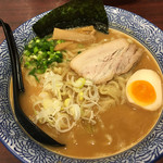 豚骨一燈 - 濃厚魚介ラーメン