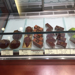 フランス菓子 パティシエ ショコラティエ イナムラショウゾウ - 