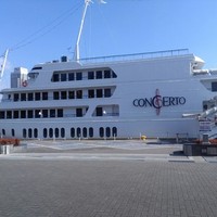 THE KOBECRUISE コンチェルト - この船です☆乗る前に一服したい人はしておきましょう。受付を済ませる場所の外に喫煙所あり。