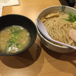 濃厚鶏ソバ 麺 ザ クロ - 