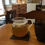 たまや - 店内　お茶がうれしいせまいが落ち着く空間