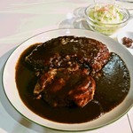 グランドルート66 - 貴婦人のフレンチポークカレー。カレールーの中、ライスの手前に大きな肉があ(予想外。個人の感想です。)
      あっ、とっても柔らかくて美味しかったです。