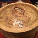 アカリ - せいろ蒸しはこんな感じで出てきます。