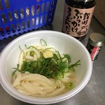 大西麺業 - 前回同様・・・製袋詰の終わった状態から、再び袋を開けてドンブリに・・・＾＾；