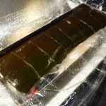 Uoshou Sushi Kappou Sakaguchi - ☆包みを開けると昆布がしっかり見えますね～(#^.^#)☆